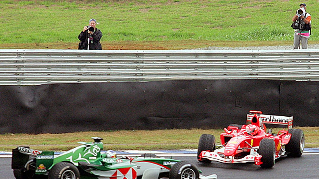 Forma-1, Mark Webber, Jaguar, Michael Schumacher, Ferrari, Brazil Nagydíj, 2004