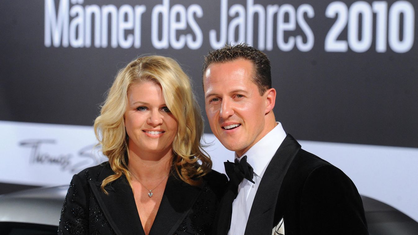 Michael Schumacher feleségével, Corinnával 2010-ben Corinna 