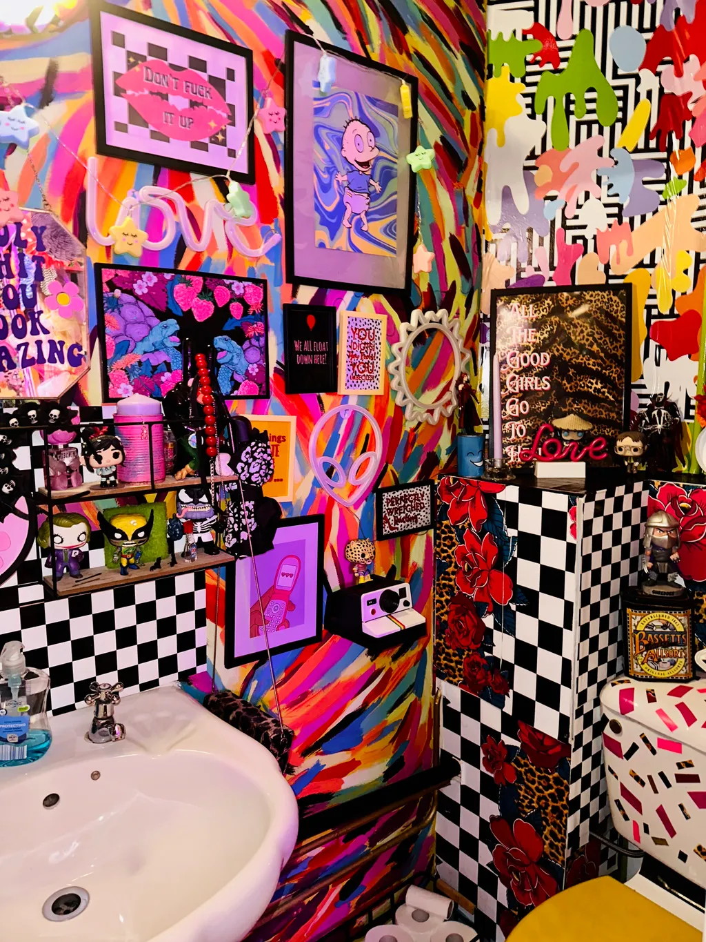 színes otthon, 2023.12.30.,  Pink Punk House Barbie House Barbie Movie Beetlejuice movie Colourful House House DIY maximalism maximalist maximalist decor maximalist style UK property ODDSHOT 