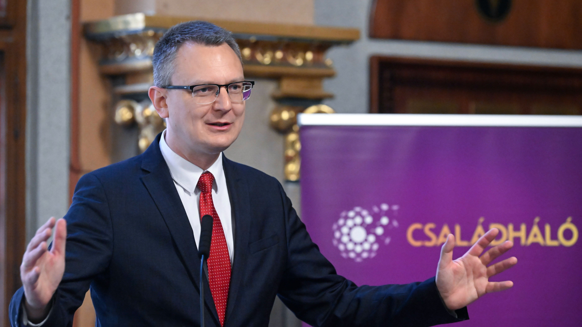 Rétvári Bence: A kormány a legnehezebb években is bővítette a családtámogatások körét