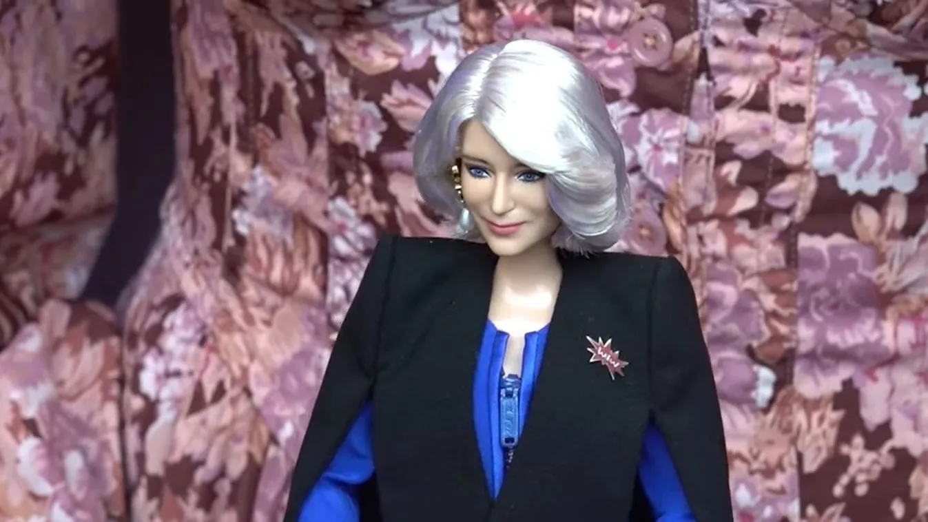Camilla királyné Barbie-baba