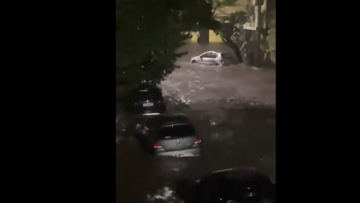 Ítéletidő pusztít Argentínában, menekülnek az emberek