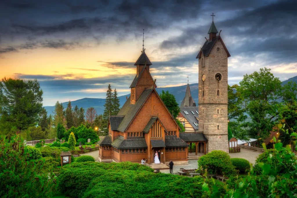 Beautiful,Vang,Stave,Church,In,Karpacz,At,Sunset,,Poland