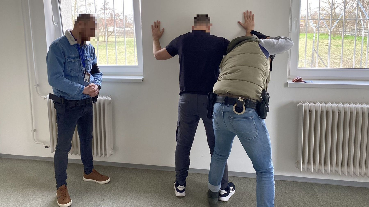 Így adta fel magát Debrecenben Európa egyik legkeresettebb bűnözője - videó