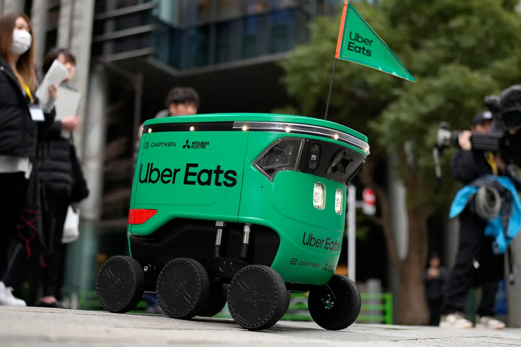 Uber, Eats, ételszállító, robot, Tokió, Japán, 2024.03.06., 