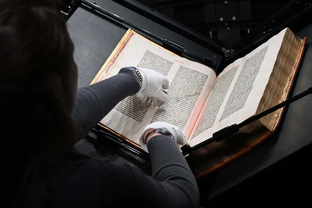 Gutenberg-biblia, digitalizálás, biblia, könyv, Gutenberg, Gutenbergbiblia