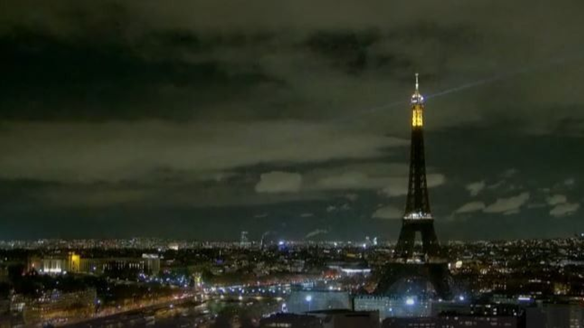 Így sötétültek el egyszerre a világ leghíresebb épületei - videó