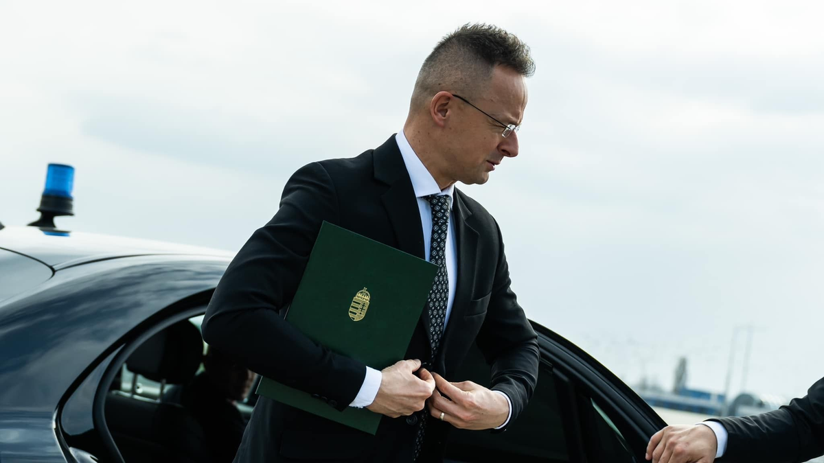 Szijjártó Péter leadta a svéd NATO-csatlakozás ratifikációs okiratát Washingtonban - videó