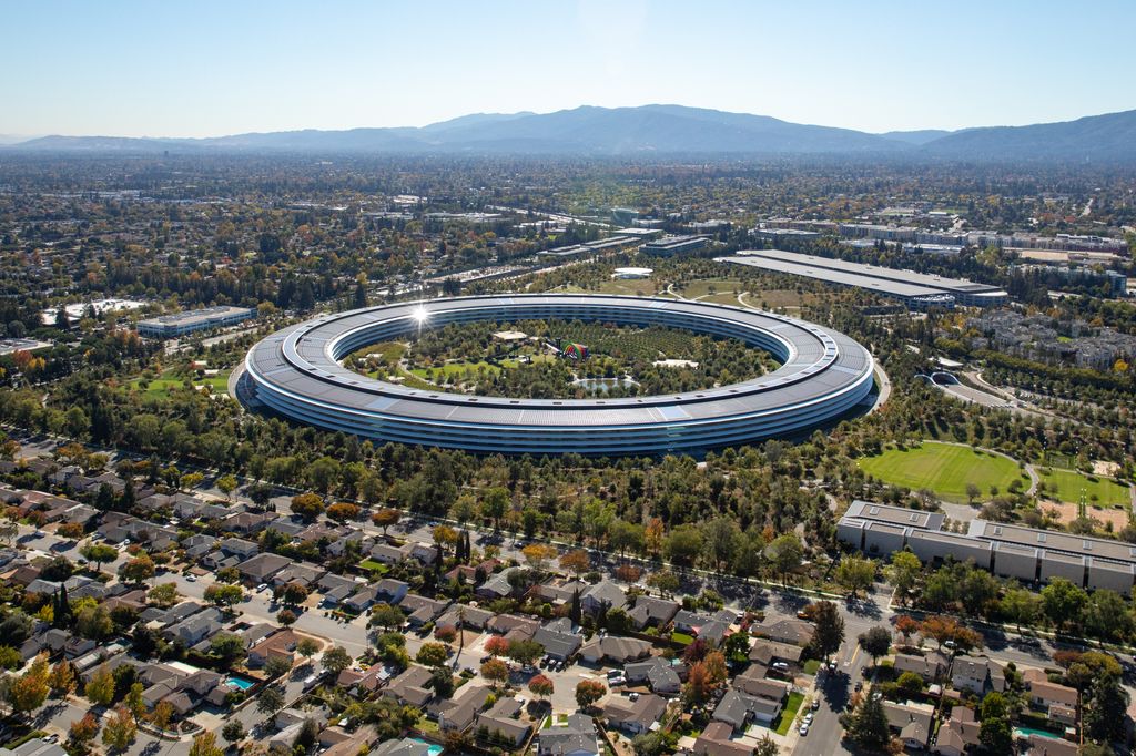 Céges központok, Cégesközpontok, , Apple (Cupertino, Kalifornia)  