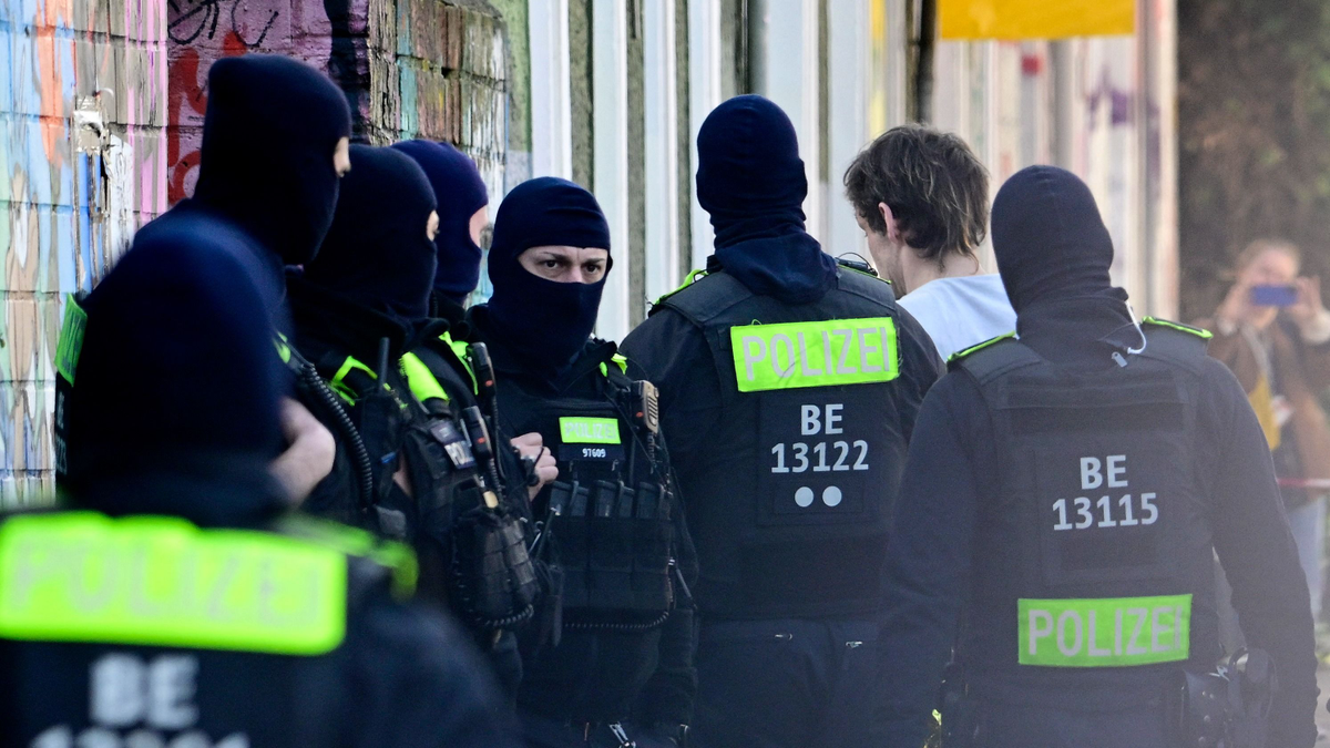 Berlinben őrizetbe vettek két embert két szélsőbaloldali terrorista szökésével összefüggésben