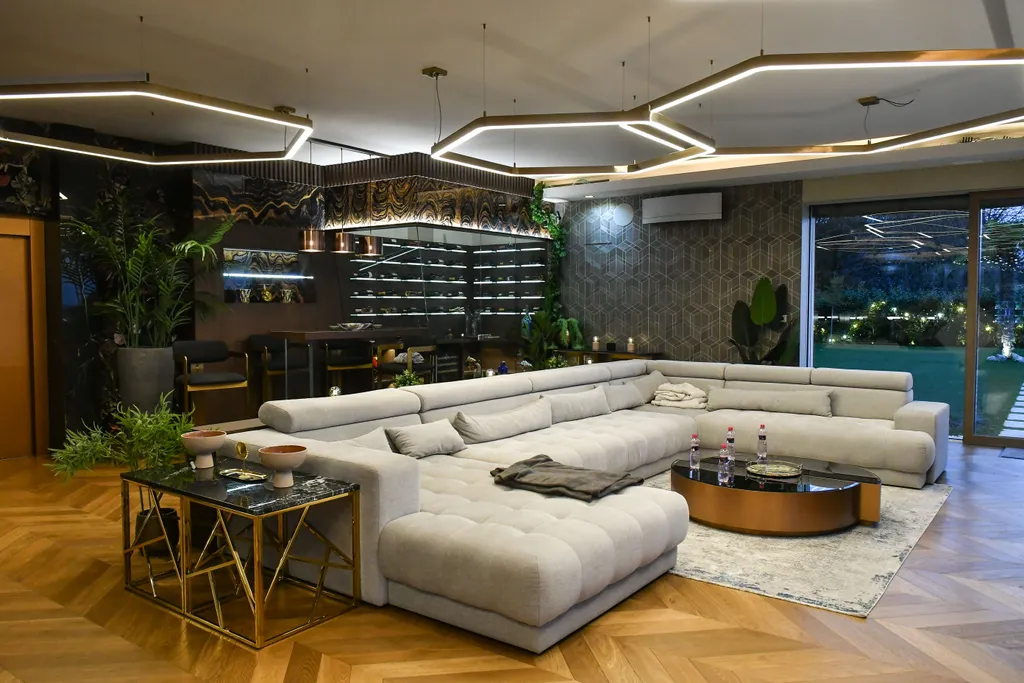 A luxusvilla hatalmas nappalija