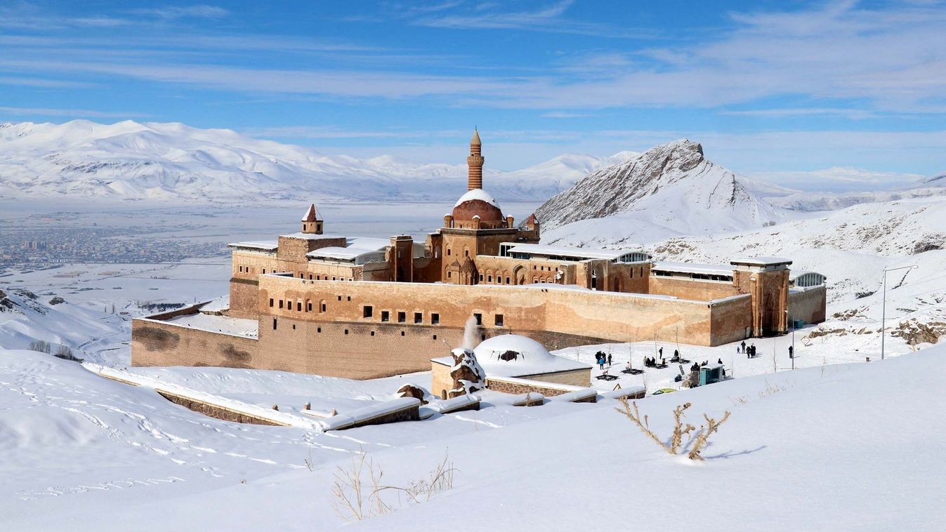 Ishak Pasha Palace during winter in Turkiye's Agri”‹”‹”‹”‹”‹”‹”‹
