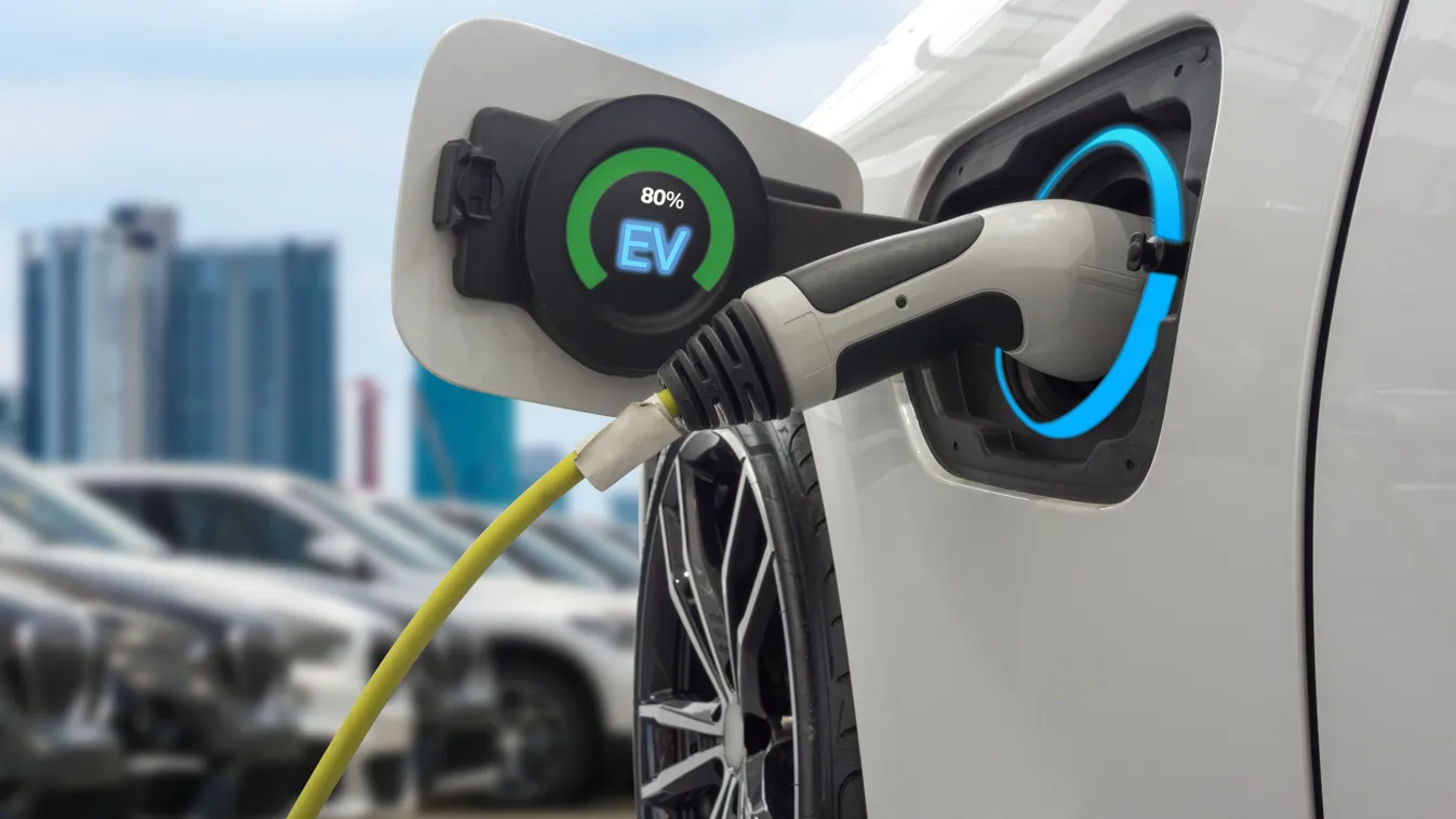 Power,Supply,Loading,Energy,An,Electric,Car,Charging,Lithium,Battery, Izgalmas felmérési eredményeket ismertetett a hazai elektromobilitásról az MVM Mobiliti (illusztráció)