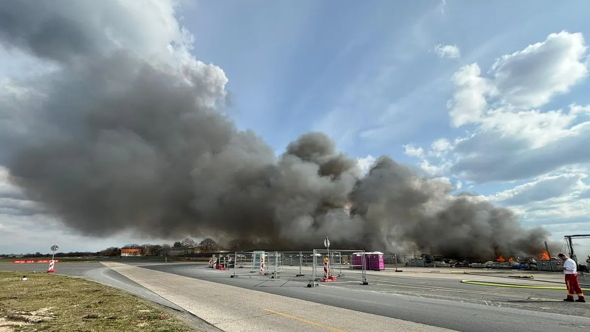 Hatalmas tűz tombol Berlinben, egy menekülttábor gyulladt ki - ORIGO