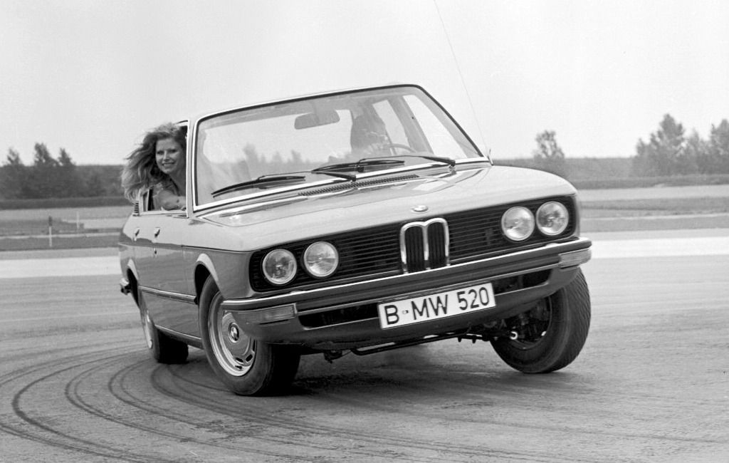 Az első 5-ös BMW, az E12 is Gandini remekműve. Sokáig meghatározta a bajor márka formavilágát