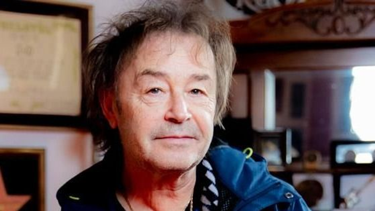Szikora Róbert kirúgta az egyik gidát