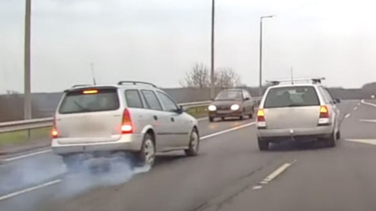 Figyelmetlen sofőr miatt mentett óriásit az opeles Debrecennél, félre kellett állnia lenyugodni - videó