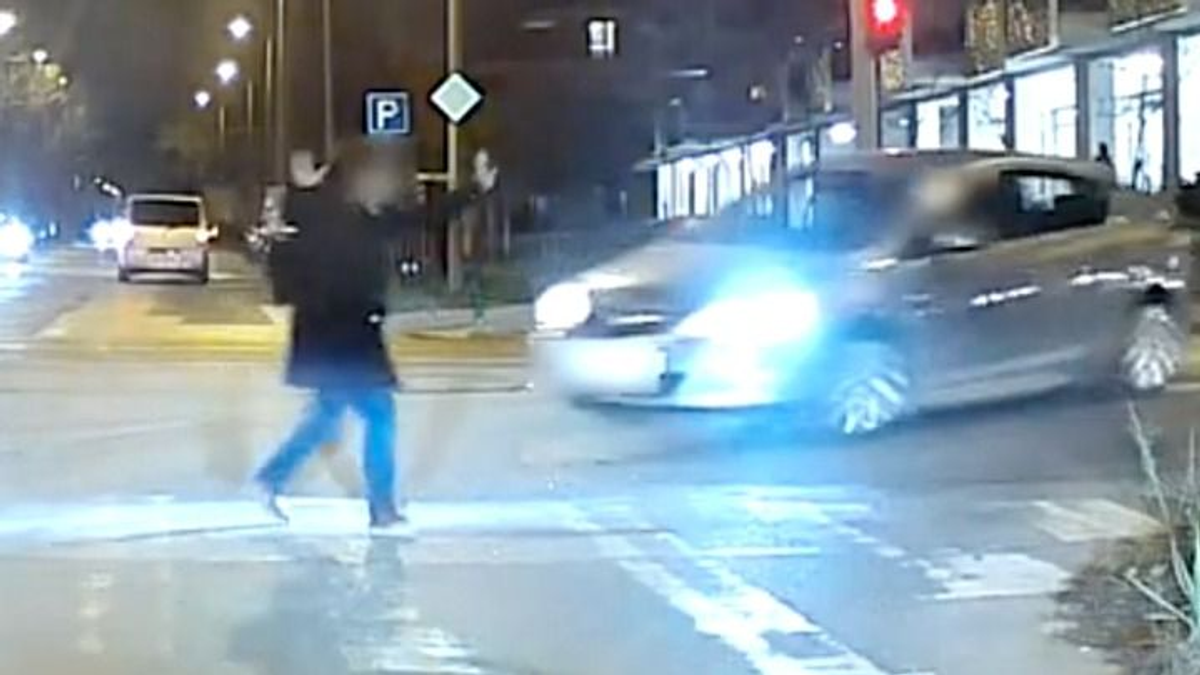 Menekülnie kellett egy gyalogosnak a gázolás elől Zuglóban - videó