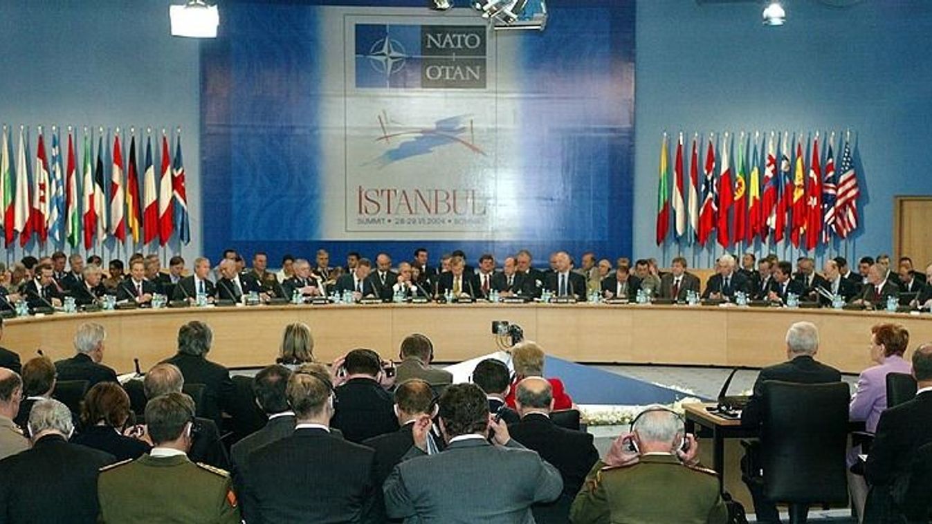 A NATO-csúcs résztvevői