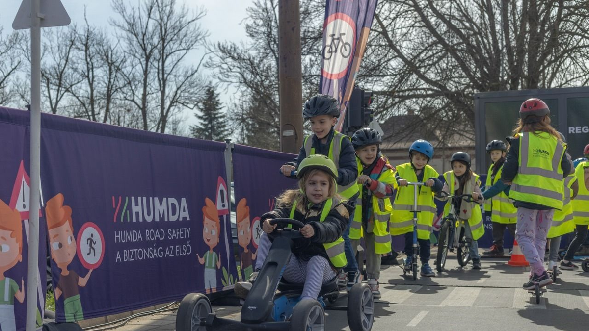 Ingyenes programokkal várta a családokat a HUMDA a nyíregyházi roadshow-ján