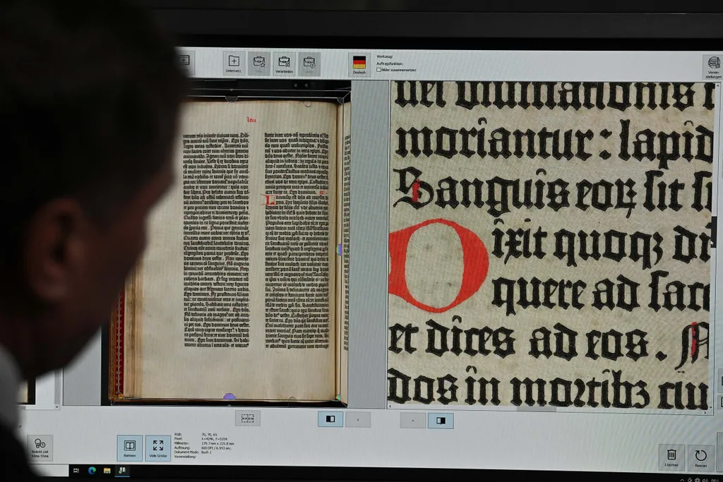 Gutenberg-biblia, digitalizálás, biblia, könyv, Gutenberg, Gutenbergbiblia