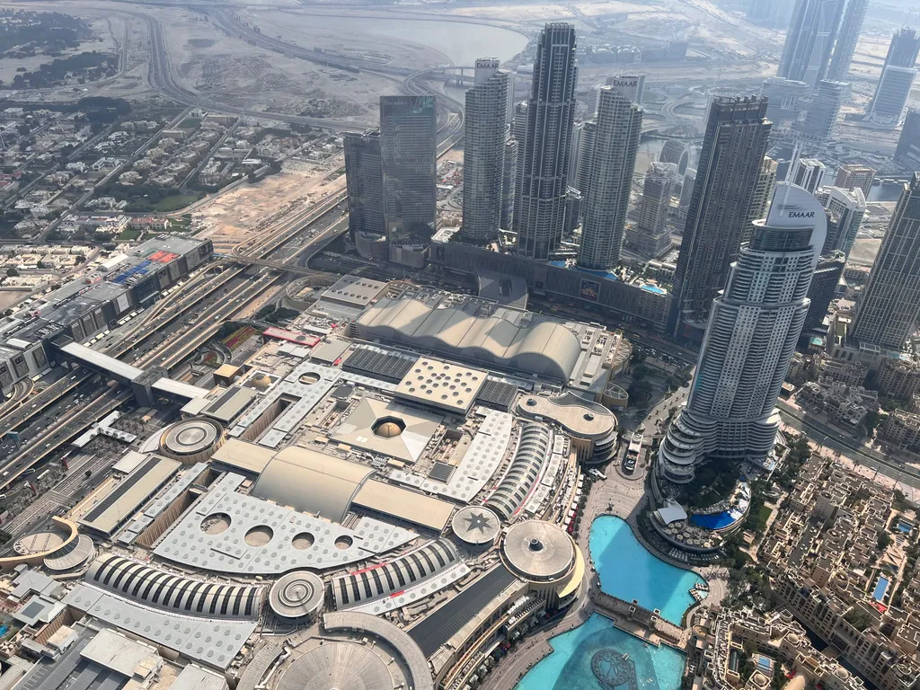 Kilátás a Burj Khalifa tetejéről 