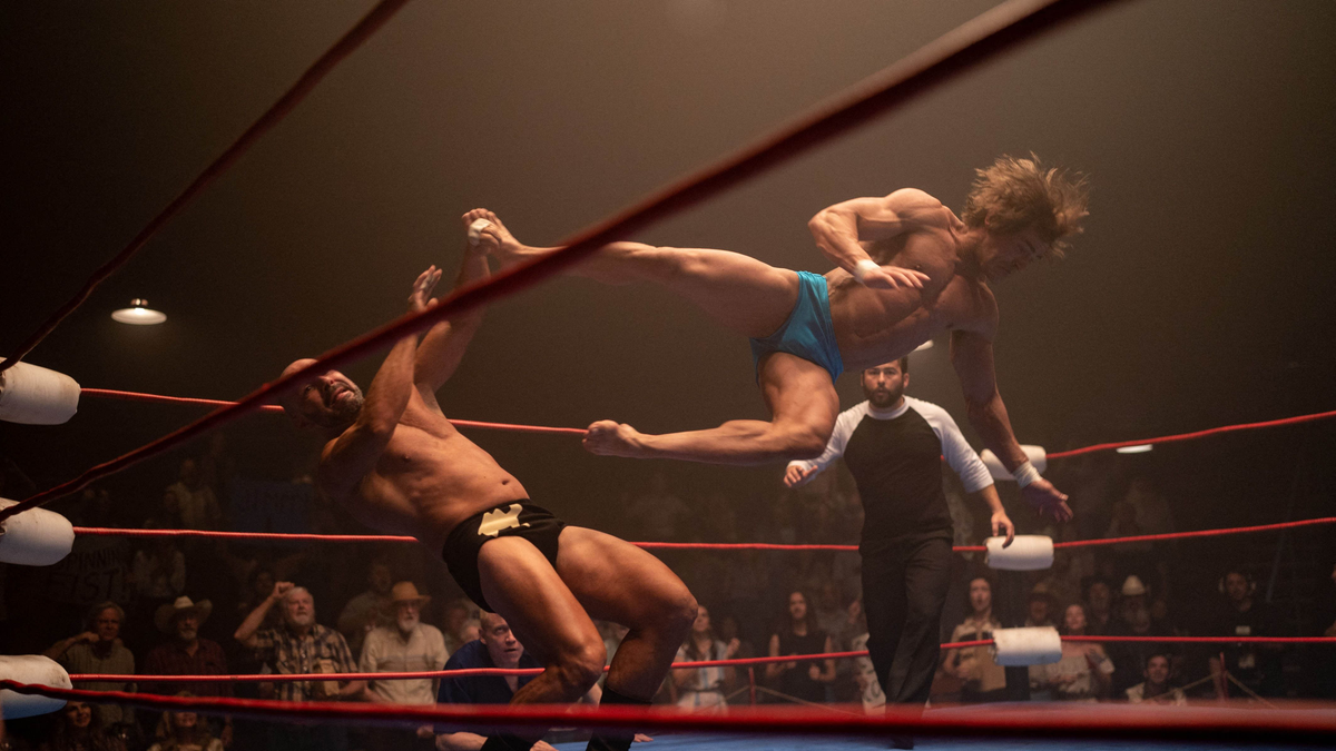 Mozikban Zac Efron pankrátoros filmje, a Vaskarom - képek