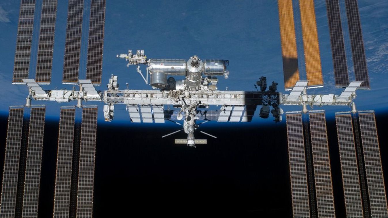 A Nemzetközi Űrállomás az Endeavour űrsiklóról 2011 májusában