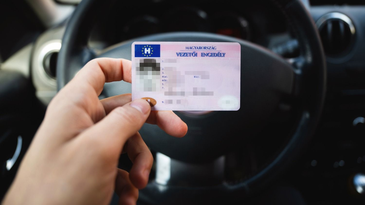 Itt a bejelentés: ingyenes lesz a jogosítvány a középiskolásoknak
