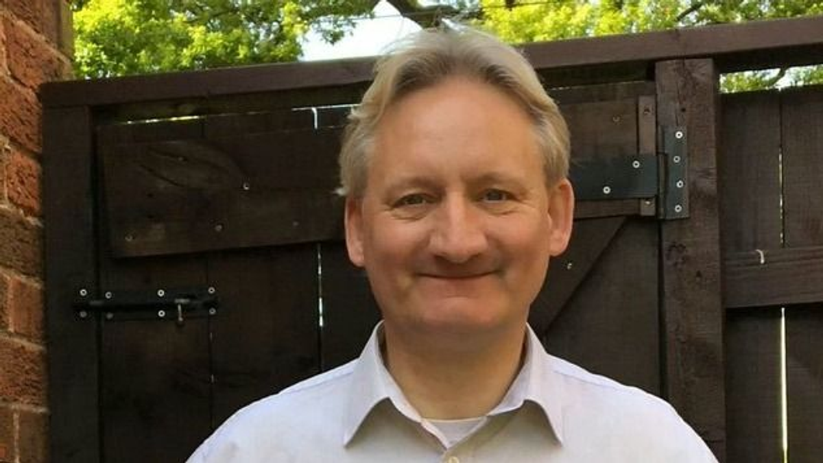 Jótékony célra akarja használni gyűjteményét a világ legtöbb chipes zacskóját összegyűjtő férfi