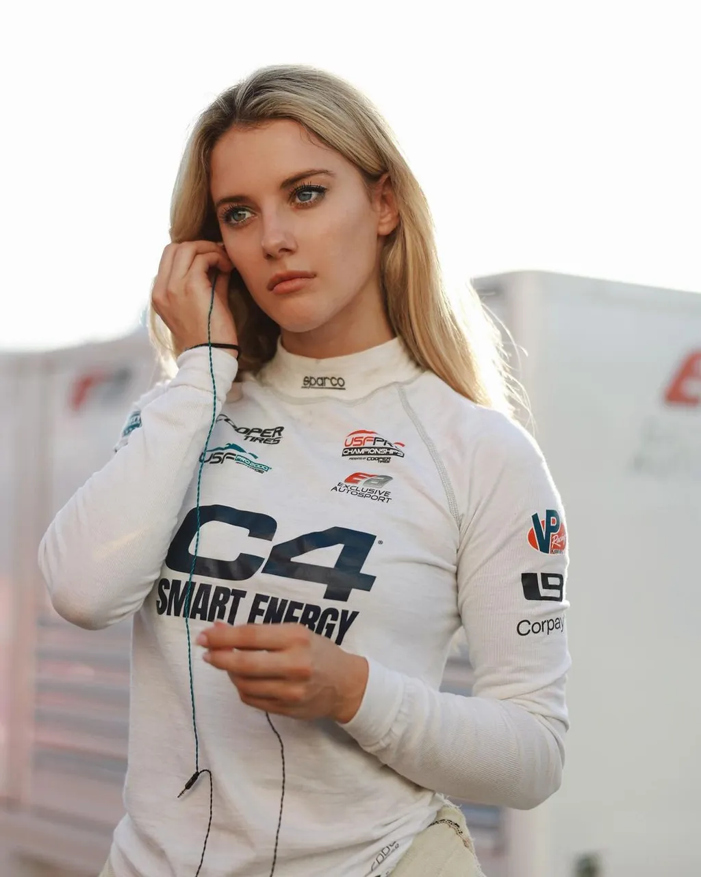 A világ legszexisebb autóversenyzője, Lindsay Brewer 