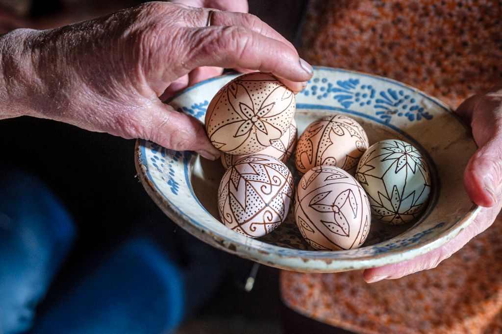 Tojásírás: így készül a különleges díszítés az erdélyi Gyimesben, tojás, húsvét