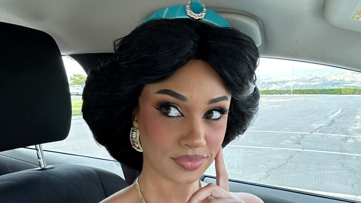 Rengeteg pénzt keres azzal egy nő, hogy Disney hercegnőként él