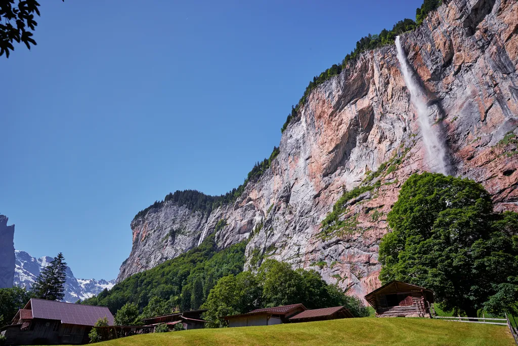 Staubbachfall,Waterfall,In,Lauterbrunnen,Town.,Beautiful,Swiss,Village,In,Alps