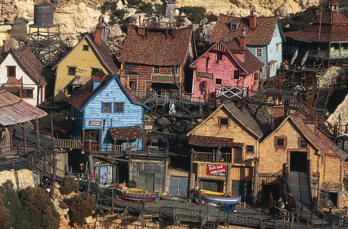 Robin Williams Popeye című filmjéhez épített elhagyatott város ma már igazi turistalátványosság, Popeye Village, Málta, PopeyeVillageMálta