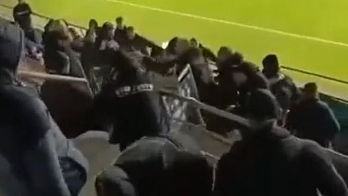 Saját szurkolóikat verték viperákkal a győri biztonságiak