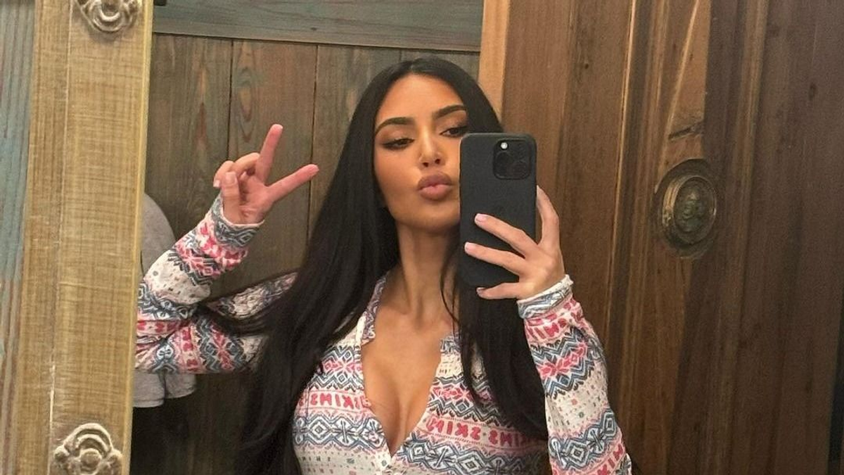 Kim Kardashian hatalmasat bakizott, rajta nevet a fél világ - videó