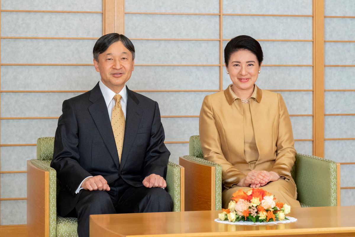 A 2021 decemberében készült felvételen Naruhito japán császár és Maszako császárné