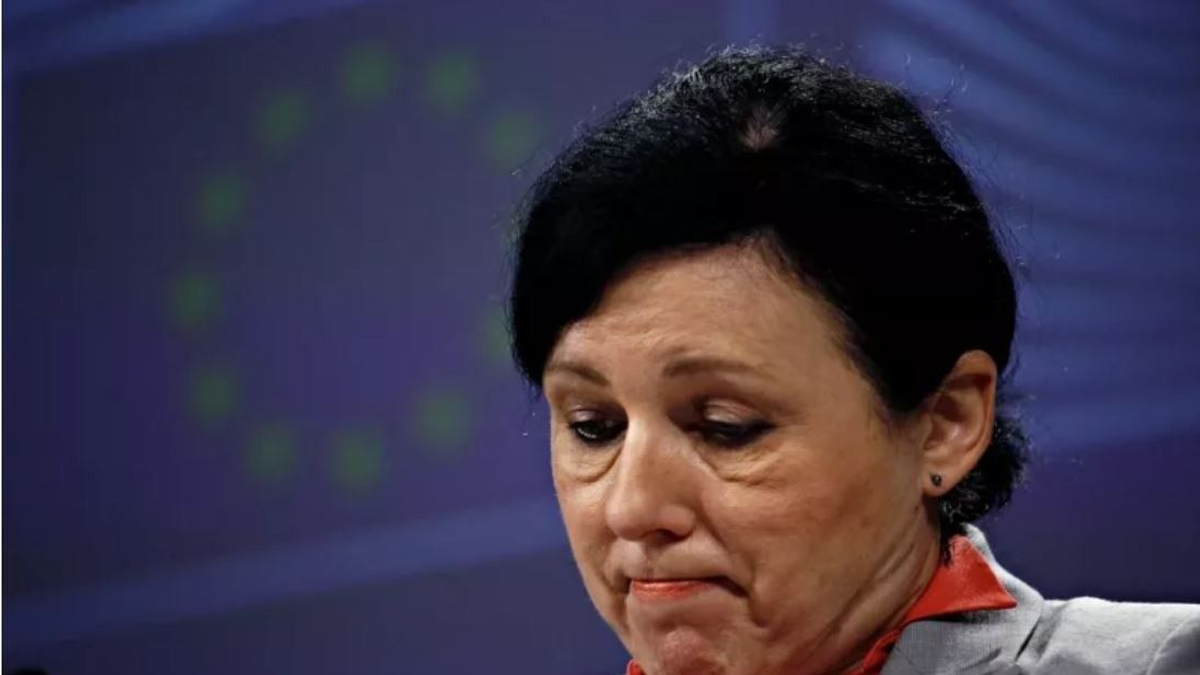 Vera Jourová a jogállamiság megszegésének megtestesítője, noha annak védelmét hangoztatja