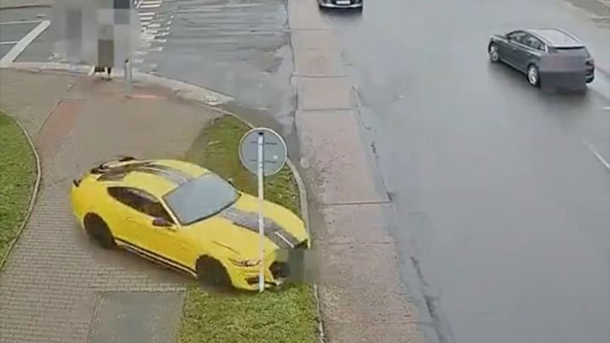Driftelni akart az ügyes mustangos, amit bemutatott, arra már nincsenek szavak - videó