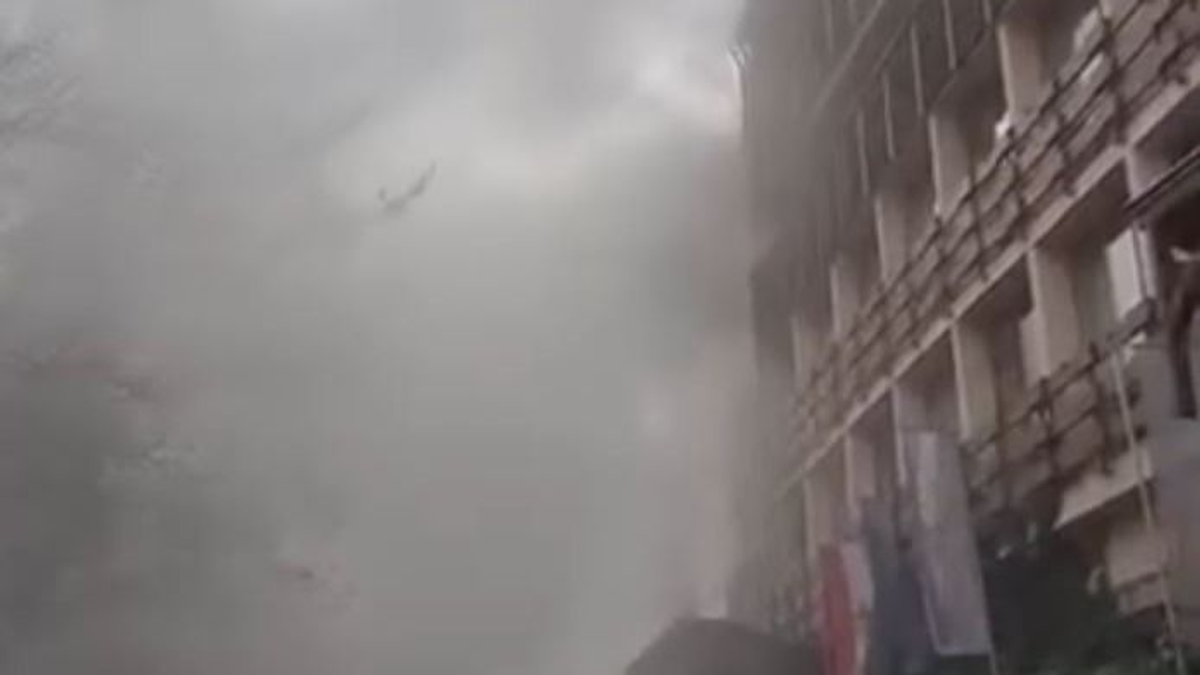Leégett a visegrádi Hotel Silvanus, rengeteg tűzoltó küzdött a lángokkal, kiürítették a szállodát - videó