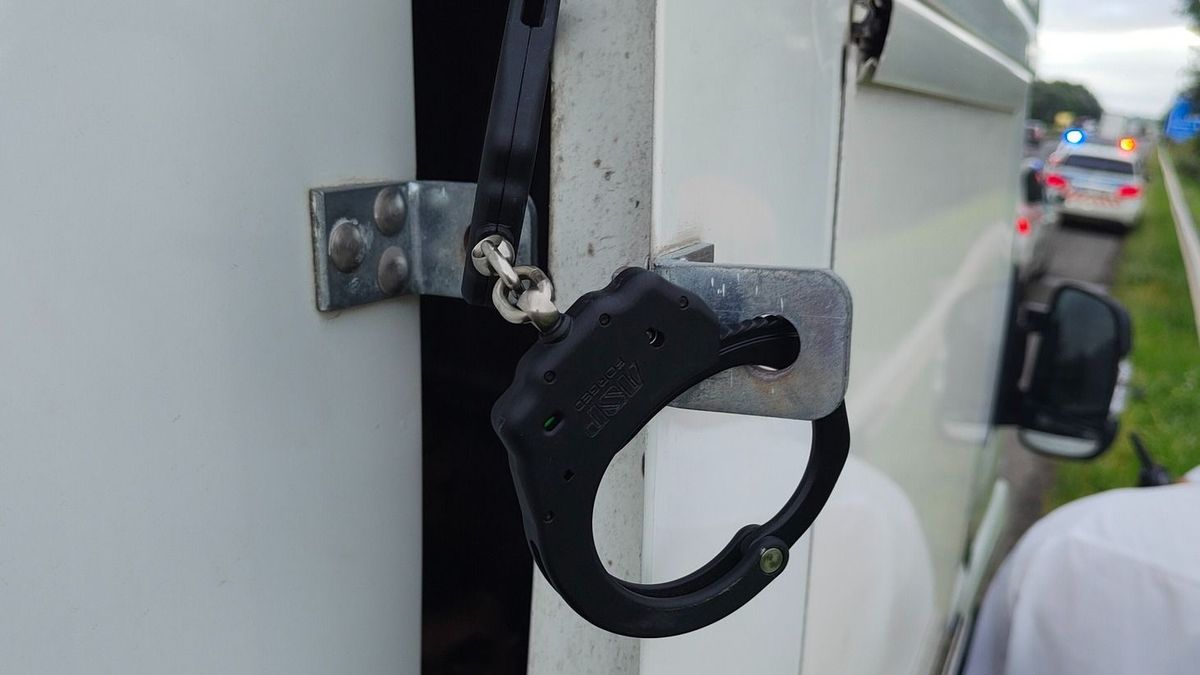 Elképesztő, hogy mit találtak egy belga furgonban a magyar határon