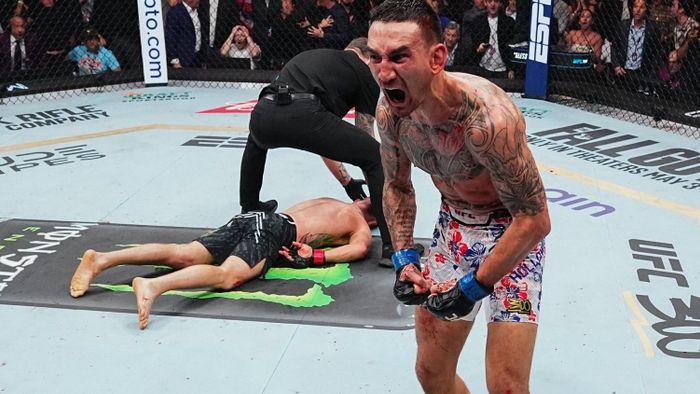 Brutális kiütéssel sokkolták a bajnokot a UFC-ben - videó