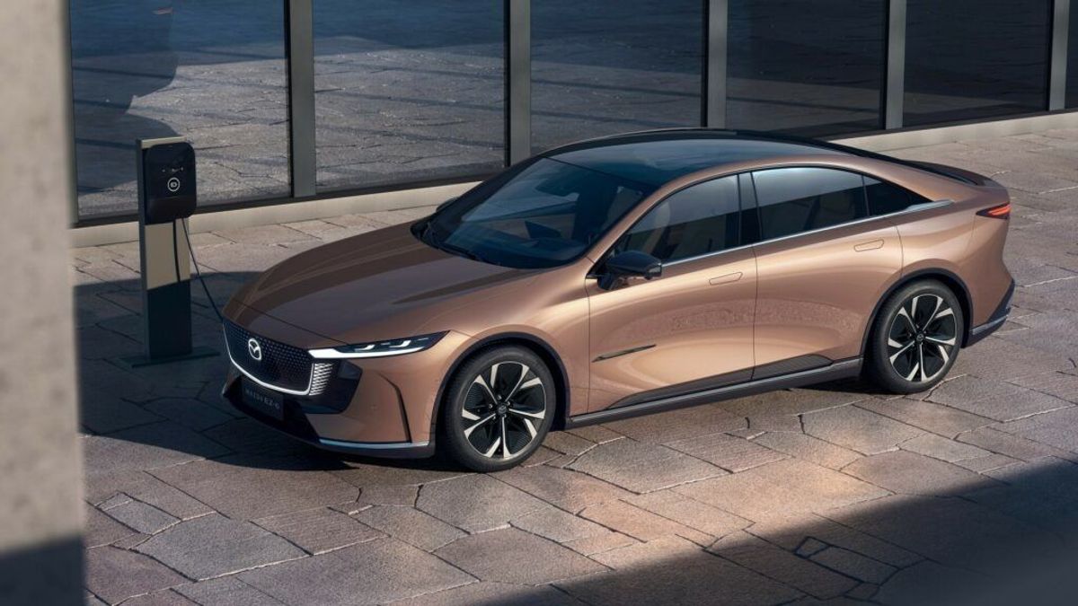 Hátsókerékhajtással jön az új Mazda6 – meg opciós benzinmotorral