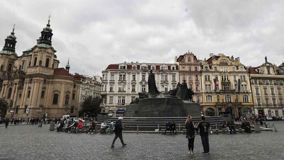 Elegük van a prágaiaknak a turistákból, meglepő dolgot tervez a város