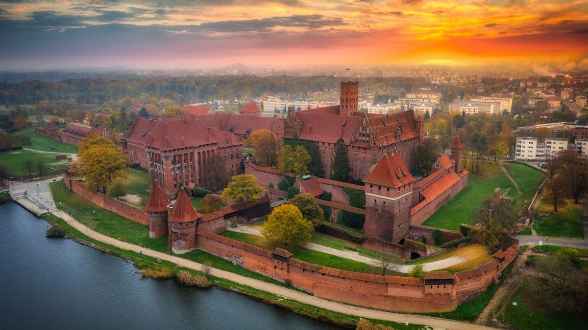 Malbork vára a világ legnagyobb erődítménye Lengyelországban