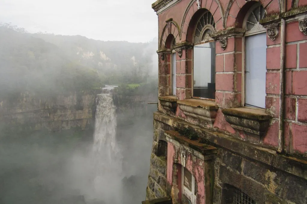 A Tequendama-vízesés és a szellemhotel
