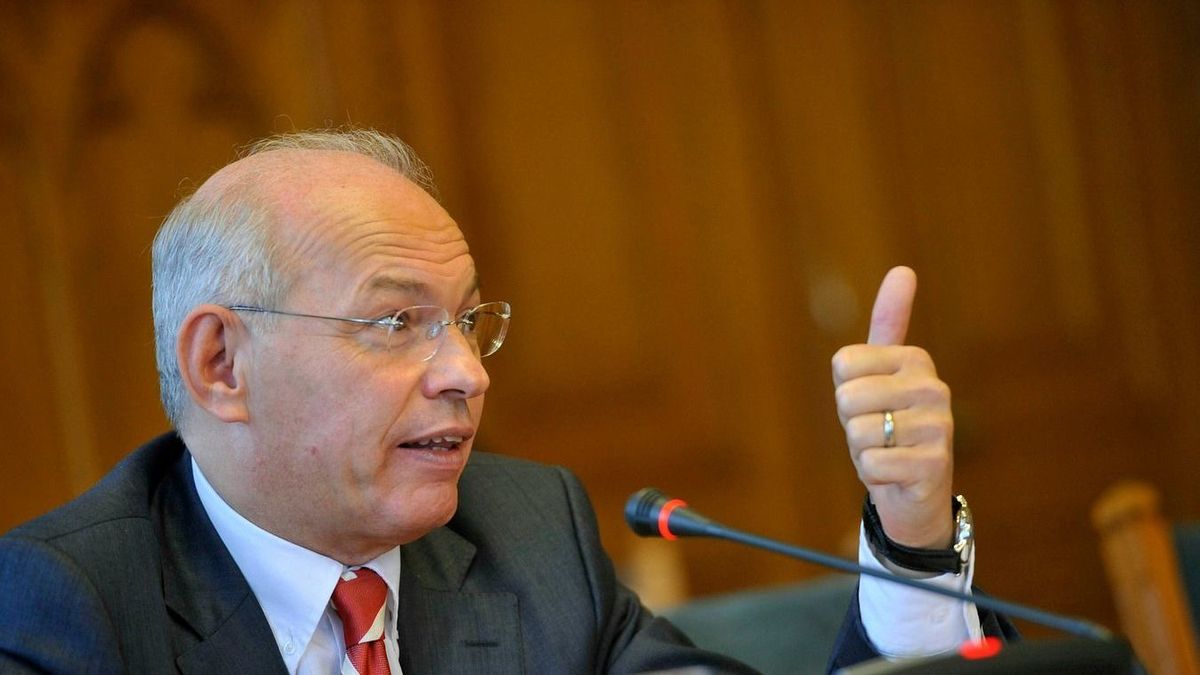 Szentkirályi Alexandra: Gyurcsány Ferenc embereivel van tele a Városháza - videó