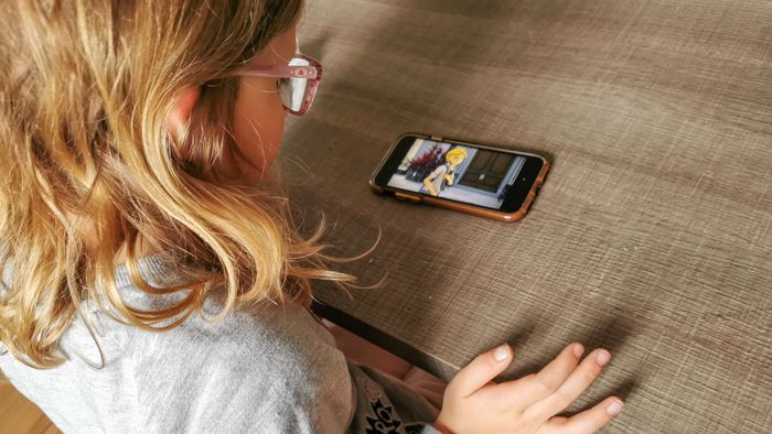 Kutatás: A hároméves gyermekek negyedének van okostelefonja
