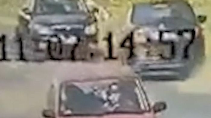 Balesetet okozott egy autós Dánynál, a pofátlan magyarázatától a rendőrök is elképedtek - videó